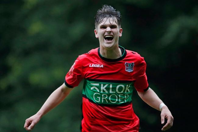 巴黎焕发出 巴黎焕发出