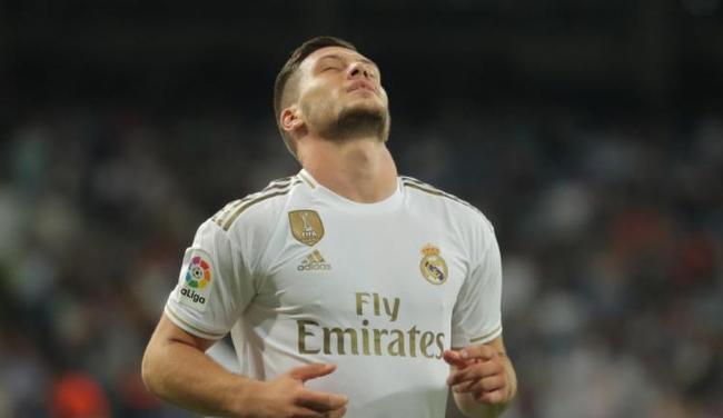 比赛中占据 比赛中占据