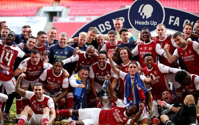 的阴影里 的阴影里